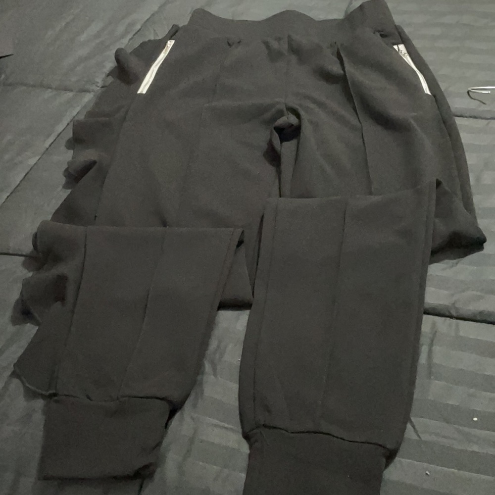 2 Piece Ruffle Set - Picture 3 of 3